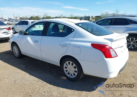 2016 Nissan Versa 1.6 S/1.6 S+/1.6 Sl/1.6 Sv z USA, uszkodzony, nr VIN 3N1CN7AP4GL871874